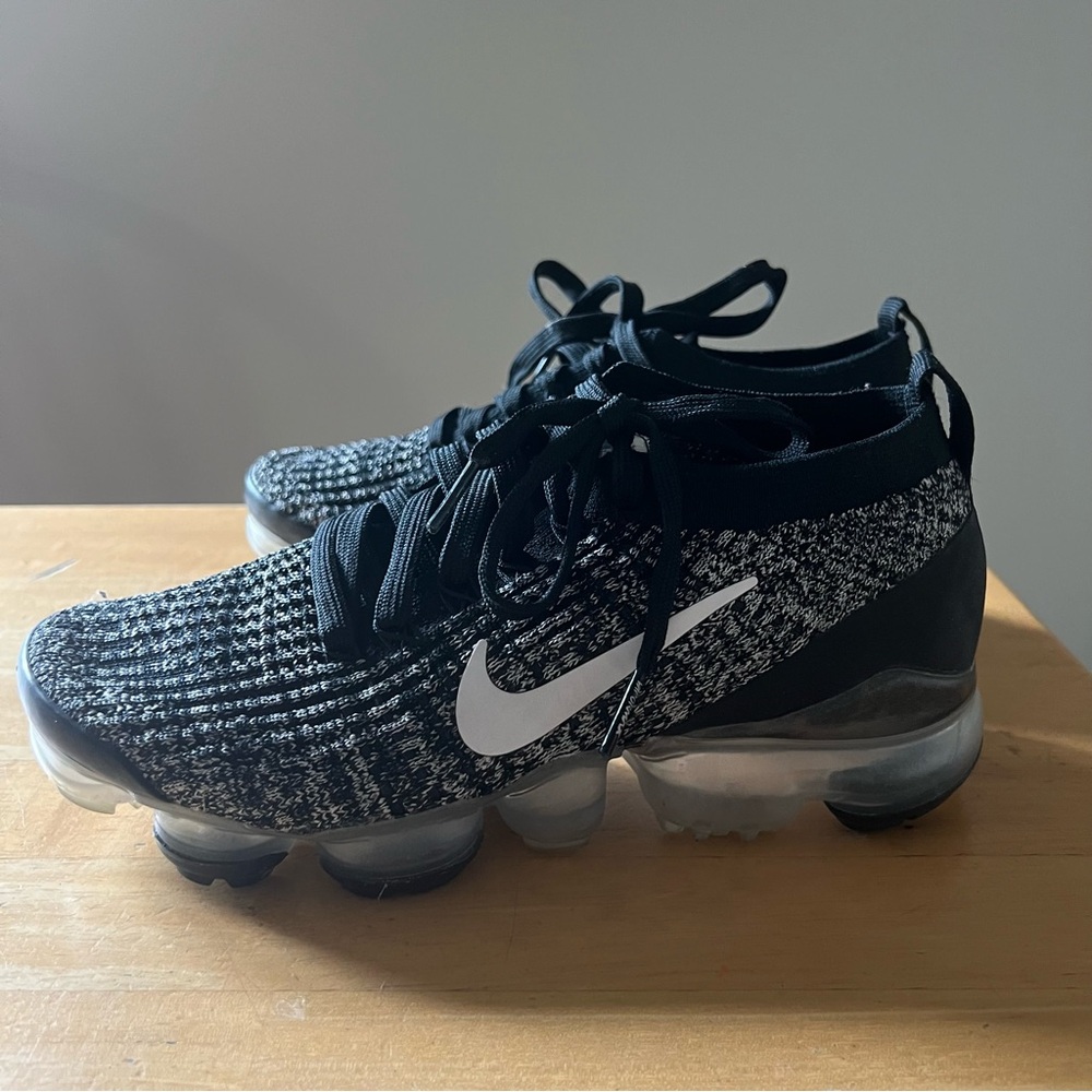NIKE Vapormax women Sneakers size 6